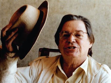 Tom Jobim .